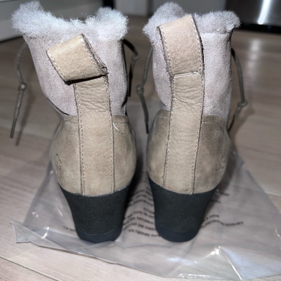 UGG Womens Size 11 Bridgit Mole Wool Lined Heel Leather Winter Shoes Boots - Picture 6 of 10